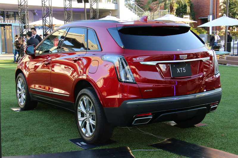 ボディサイズは4825×1915×1700mm（全長×全幅×全高）、ホイールベースは2860mm