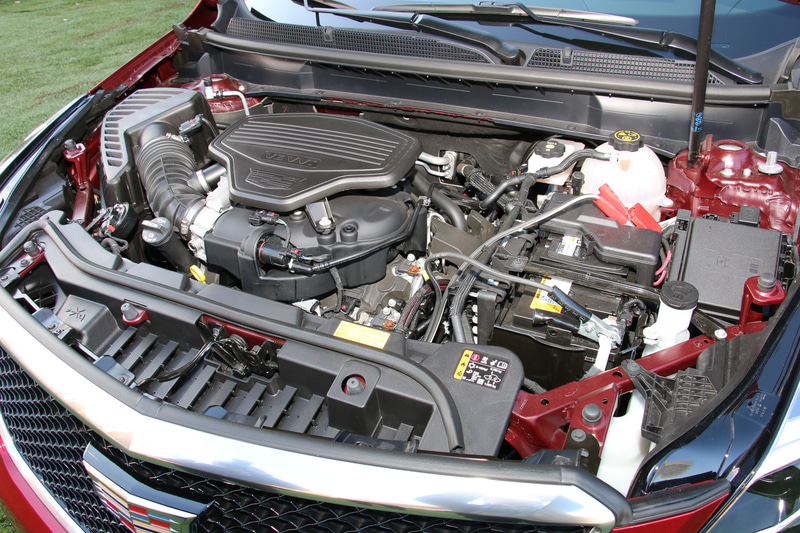 V型6気筒DOHC 3.6リッターエンジンは最高出力231kW（314PS）/6700rpm、最大トルク368Nm（37.5kgfm）/5000rpmを発生