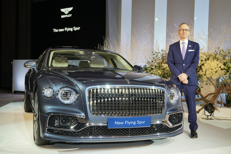 新型「フライングスパー」