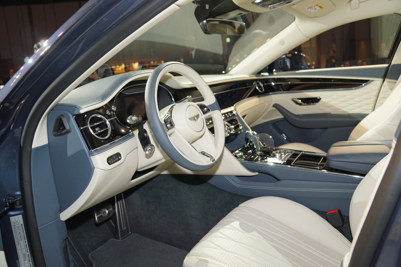 フロントのインテリア