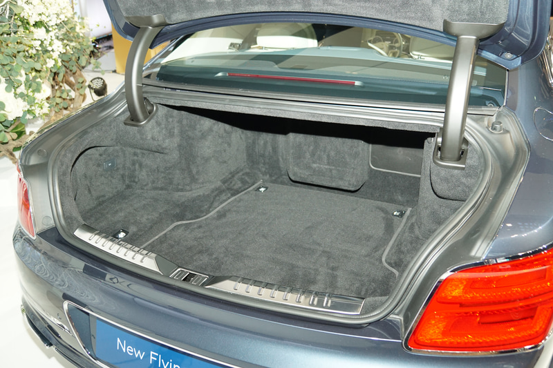 トランクスペース