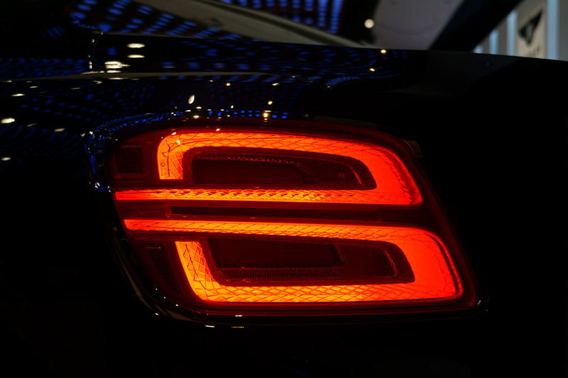 ヘッドライトやテールランプの点灯例