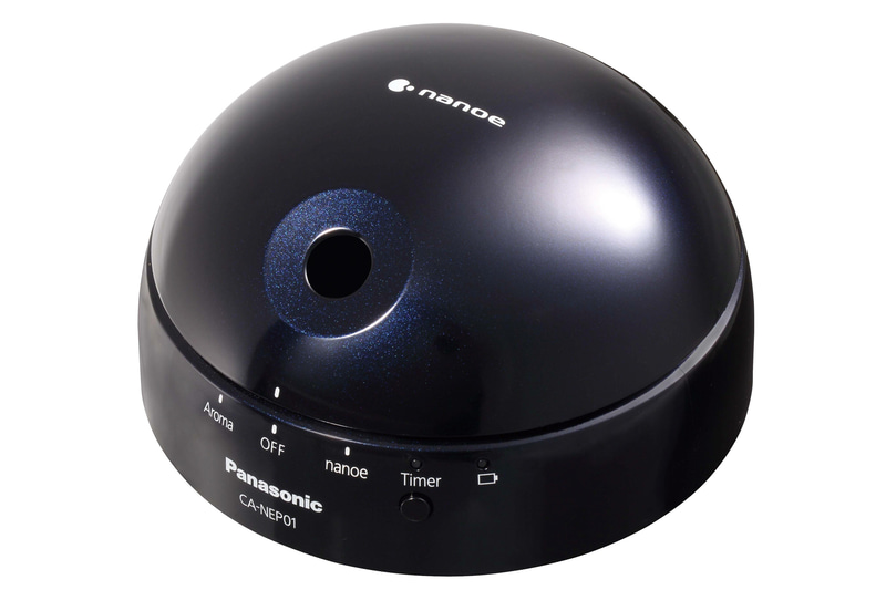 パナソニック 車載ナノイー発生機。写真左からウッディベージュ、コスメティックピンク、スタイリッシュネイビー