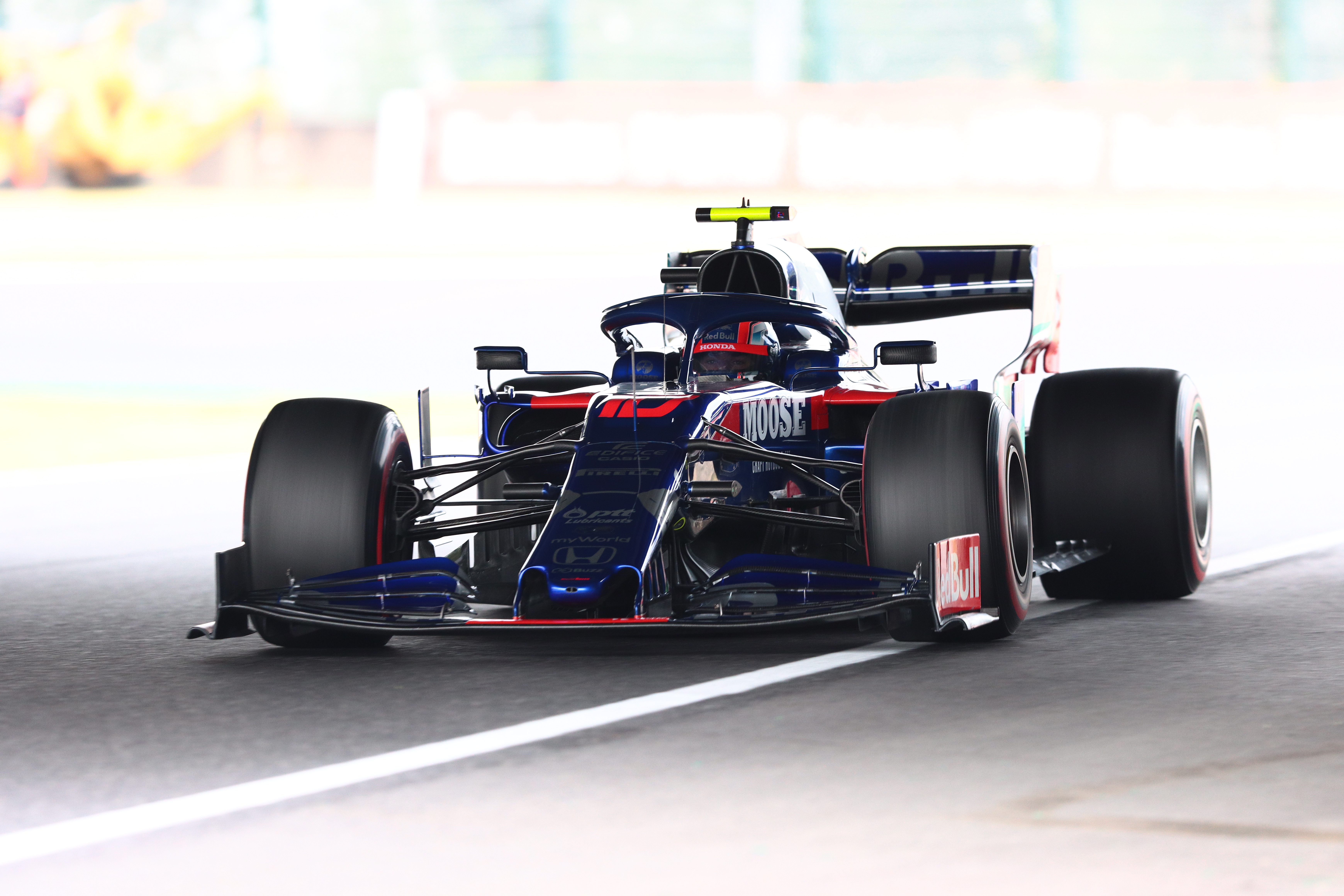 F1では立体交差下でISO 800で撮影　EF300mm f/2.8L IS II USM　ISO 800　F3.2　1/320秒