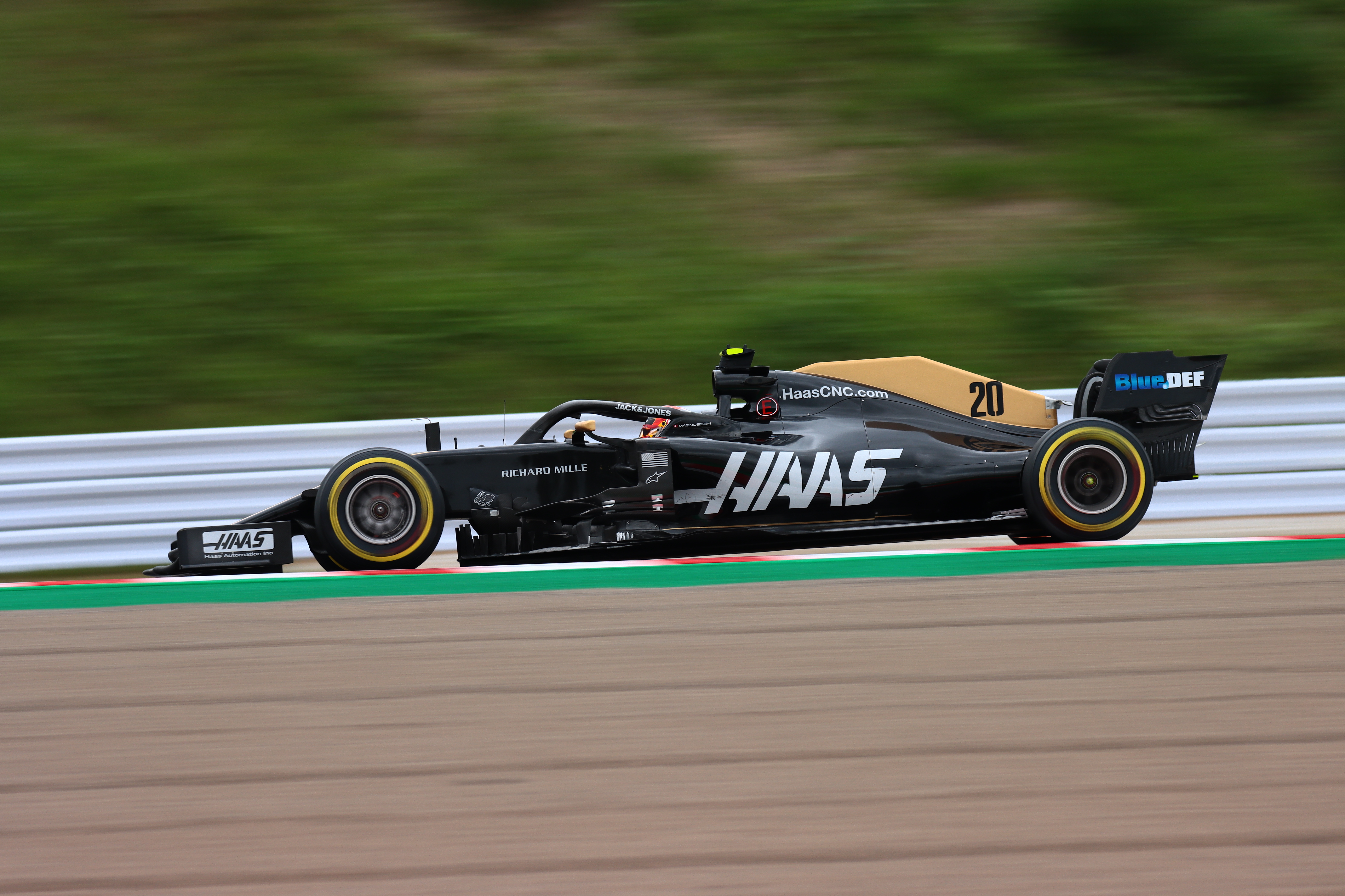 EF100-400mm f/4.5-5.6L IS II USM（170mm）　ISO 125　F5　1/125秒