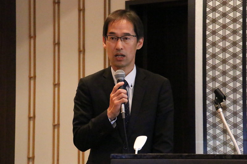 説明会の最後にあいさつする横浜ゴム株式会社 執行役員 タイヤ製品開発本部長兼タイヤ第一設計部長 清宮眞二氏