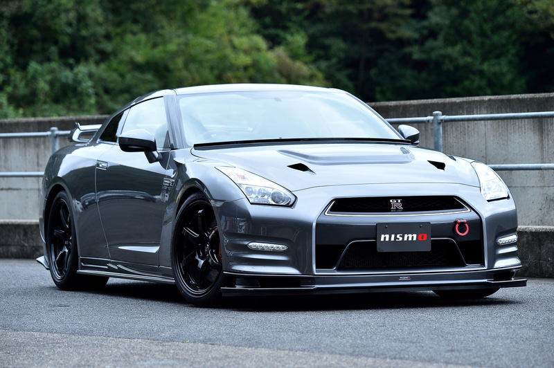 試乗用に用意されていたのは、2013年モデルのGT-Rブラックエディションがベース。チューニング費用は1000万円くらいとのこと