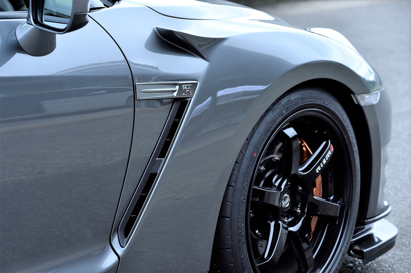 フロントリップとフェンダーは、Nアタックパッケージからきているノウハウ