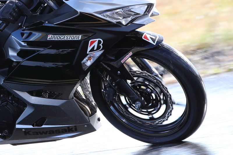 特にフロントの剛性感は高く、スポーティなハンドリングを実感できる