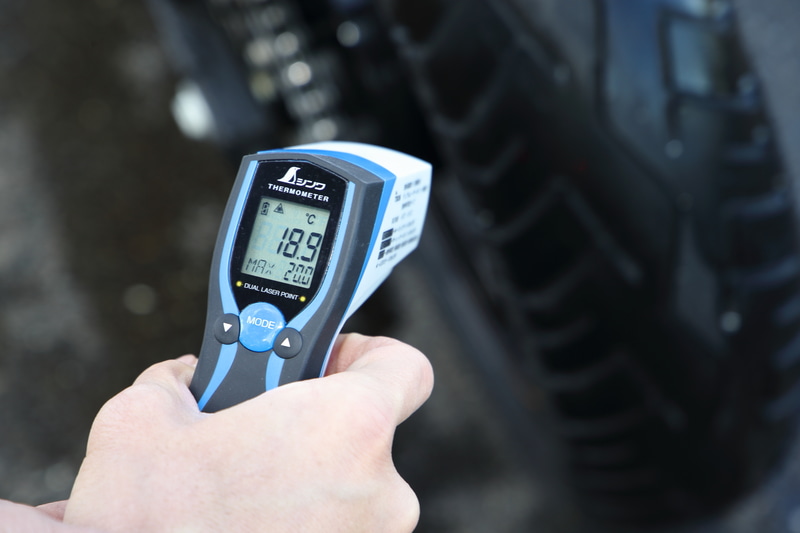 リアは約19℃。この温度でも十分にグリップ感が得られる
