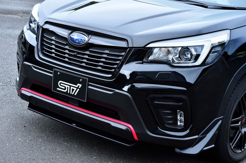 フロントリップスポイラー（3万1900円）、フロントサイドアンダースポイラー（4万2900円）、サイドアンダースポイラー（5万2800円）、エアロガーニッシュ（3万1900円）、リヤサイドアンダースポイラー（4万2900円）