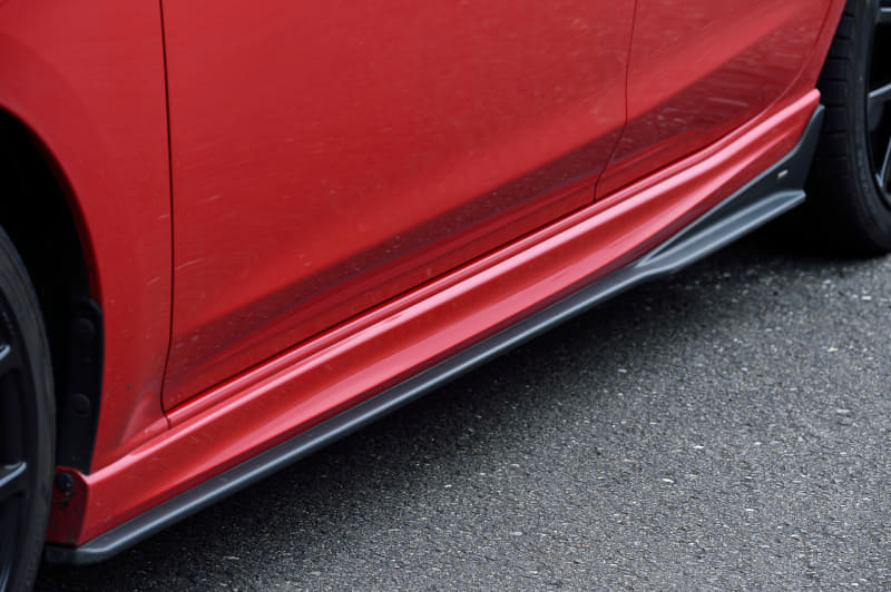 フロントアンダースポイラー（4万2900円）、サイドアンダースポイラー（6万500円）、 リヤサイドアンダースポイラー（3万8500円）