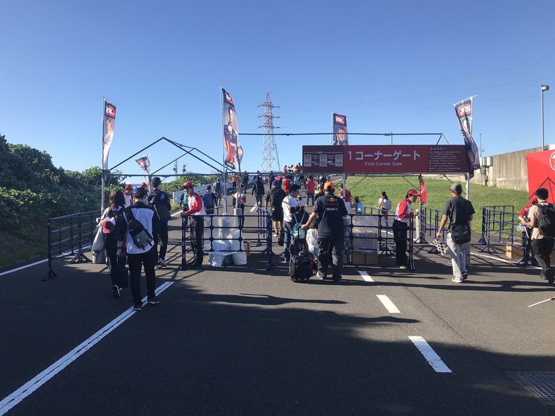 キター！　1コーナーゲート