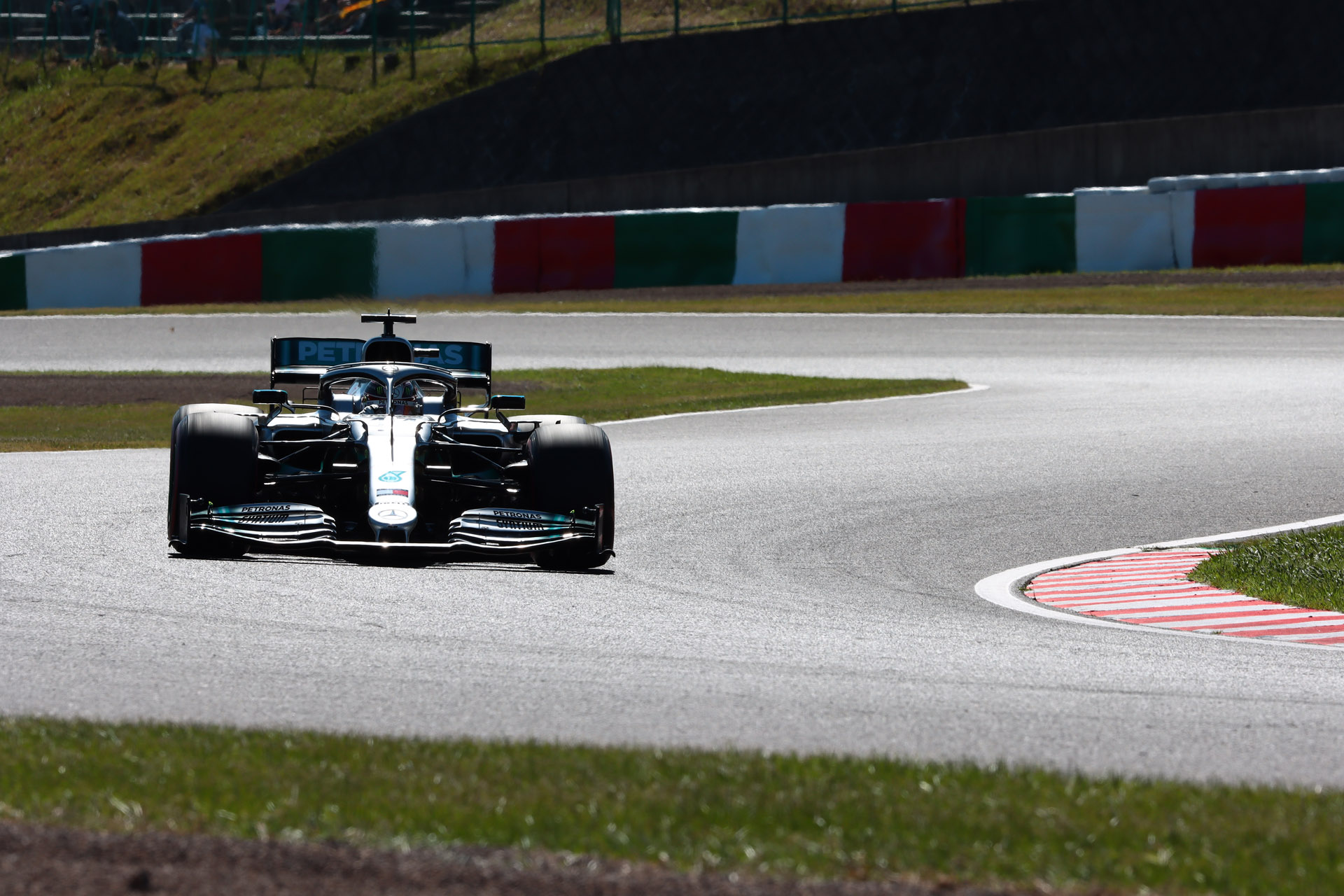 撮影ポイントを移動しEF300mm f/2.8L IS II USMでシャッター速度1/400秒で撮影