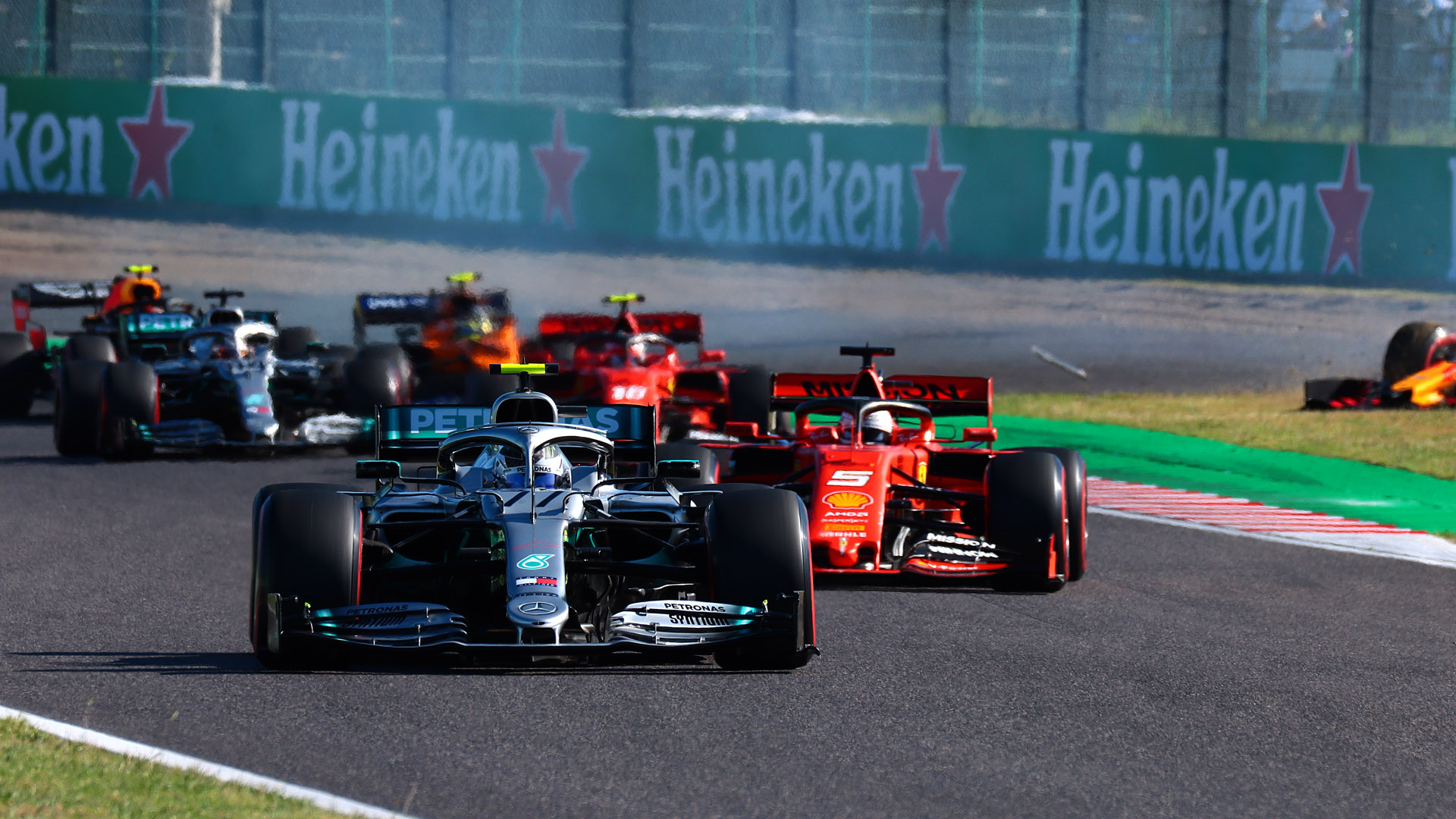 スタート直後の2コーナーから、フルHDサイズでフォトギャラリーに掲載した写真