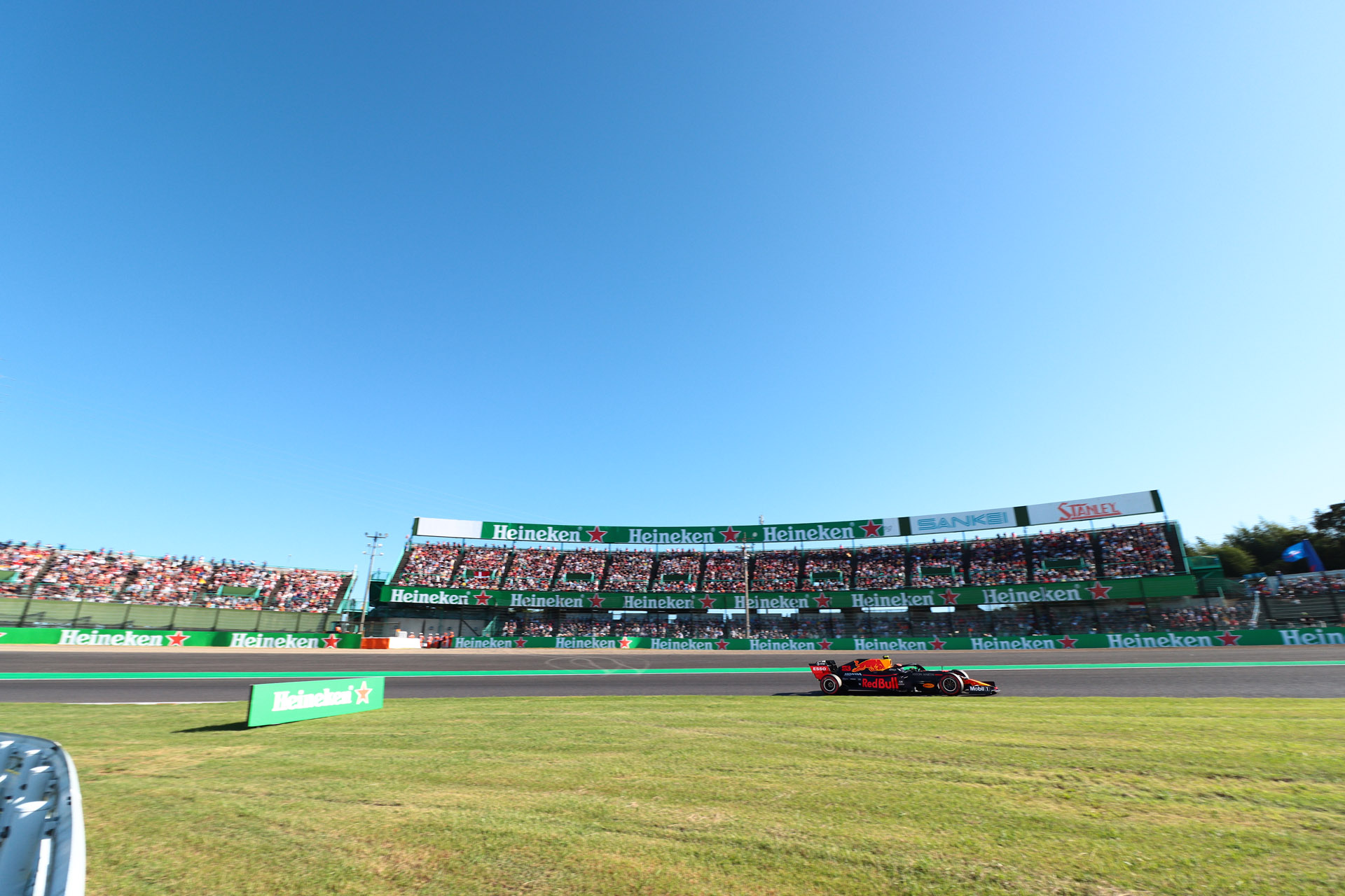 焦点距離10mm、マニュアル露出、マニュアルフォーカスでシャッター速度1/500秒で撮影