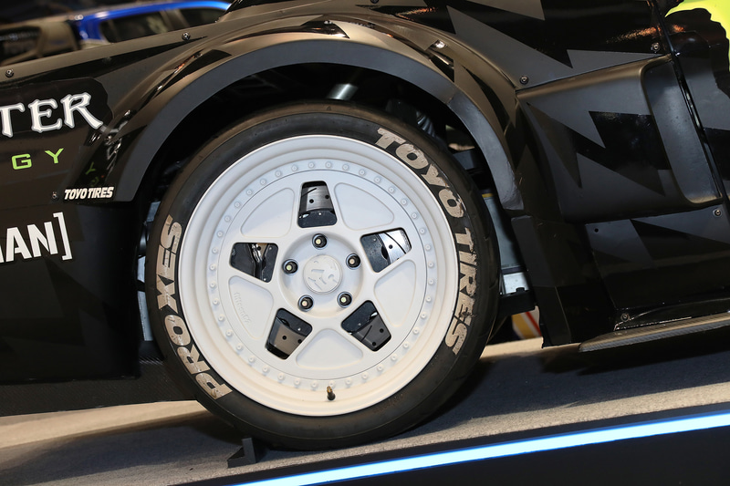 フーニコーン V2＆PROXES R888R