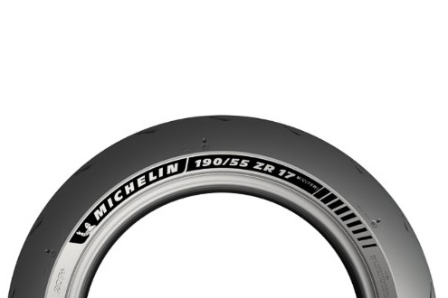 レーザー技術を金型（モールド）成型に使い、タイヤのサイドウォール表面にベルベットのようなコントラストを与えている