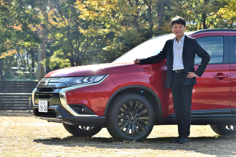 モータージャーナリストの岡本幸一郎氏が“PHEVではない”「アウトランダー」に試乗