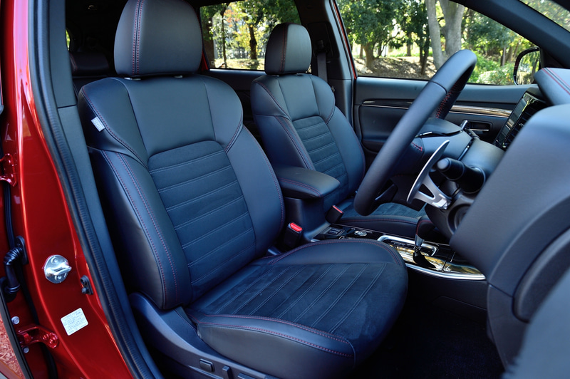 運転姿勢の調整が可能となるパワーランバーサポート機能を運転席に追加