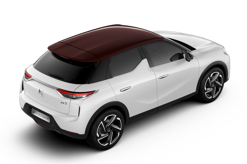 「ブラン パール ナクレ」のボディカラーでは写真の「ダイヤモンド レッド」ルーフのほか、「ノアール オニキス」ルーフとの組み合わせも用意する