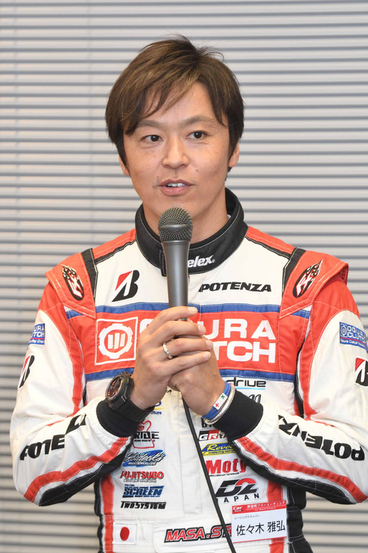 レーシングドライバーの佐々木雅弘選手