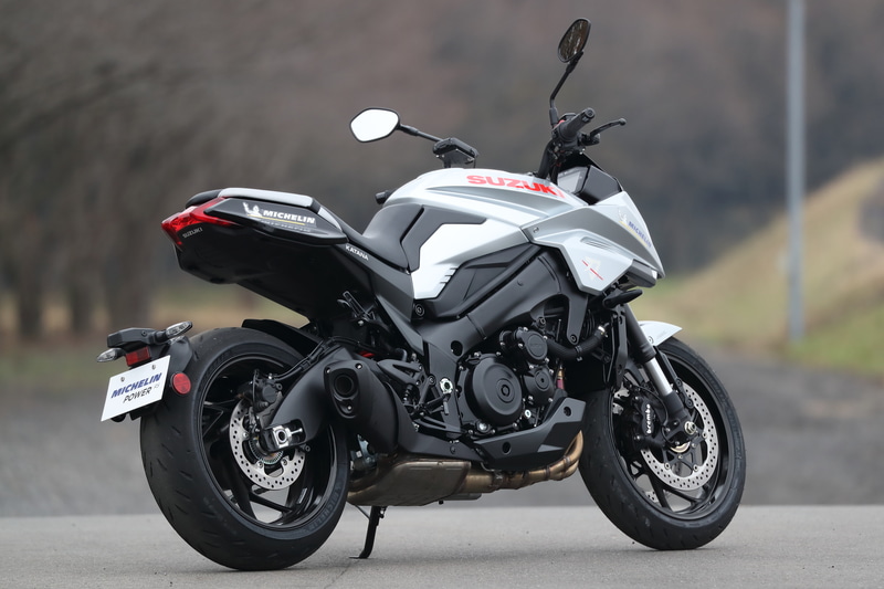 旧モデルのPOWER RSを装着したスズキ KATANA