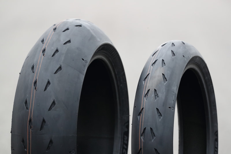 こちらはサーキット走行をメインとするユーザー向けの「MICHELIN POWER CUP2」