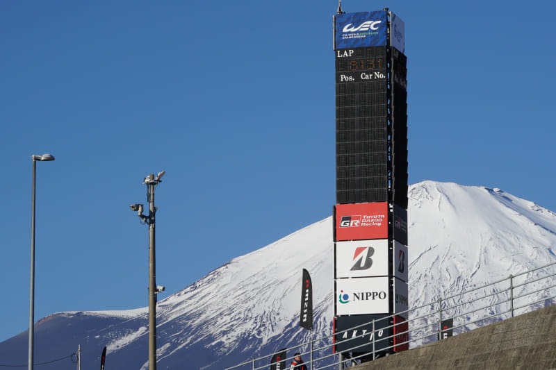 当日の富士スピードウェイは朝から雲ひとつない快晴
