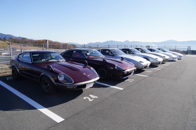 パレードランに参加したGT-RとフェアレディZは近くのパーキングに整列