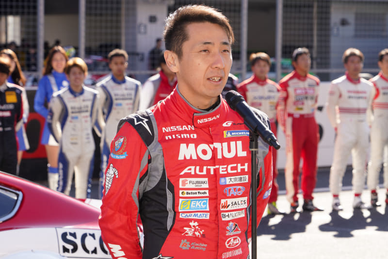 ドライバー代表としてあいさつをしたNISMO 松田次生選手