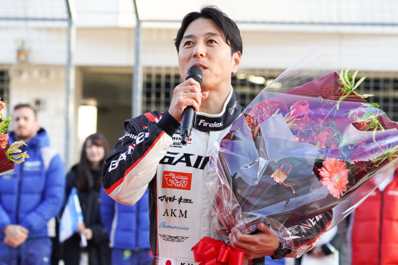 星野一樹選手「苦しいシーズンでしたが、最後まで諦めずまたチャンピオンをとれました」