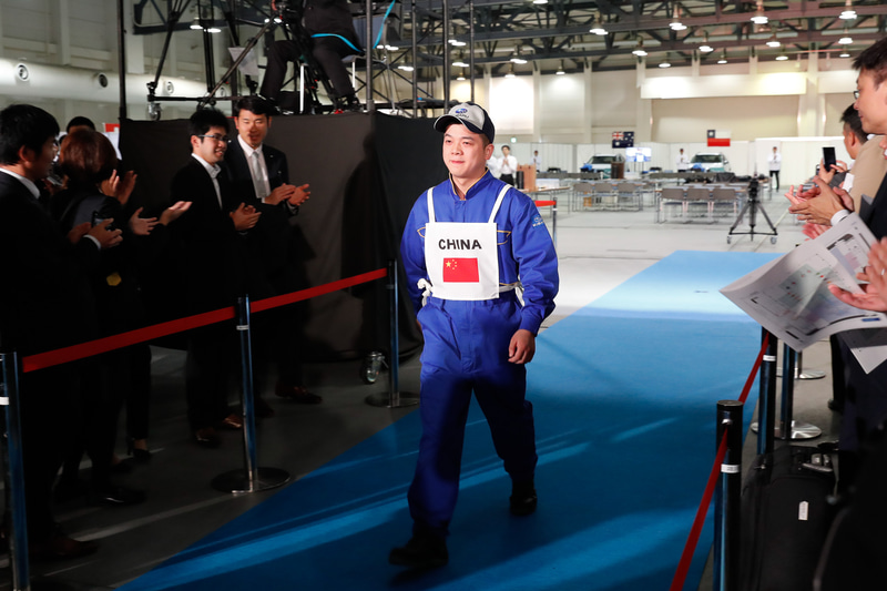 出場選手の入場シーン