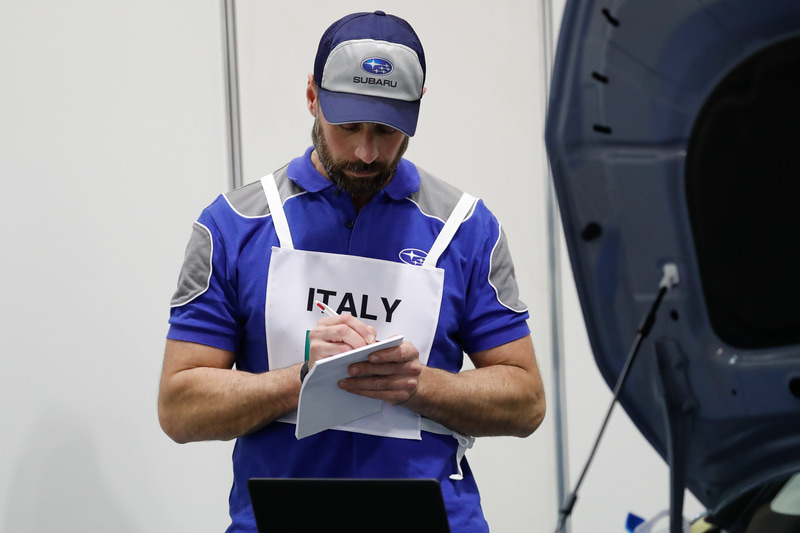 ダイアグコードは「B2910」を表示。これが「SRH（ステアリングレスポンシブヘッドランプ）」関連の不具合だと突き止めるのが最後のハードル