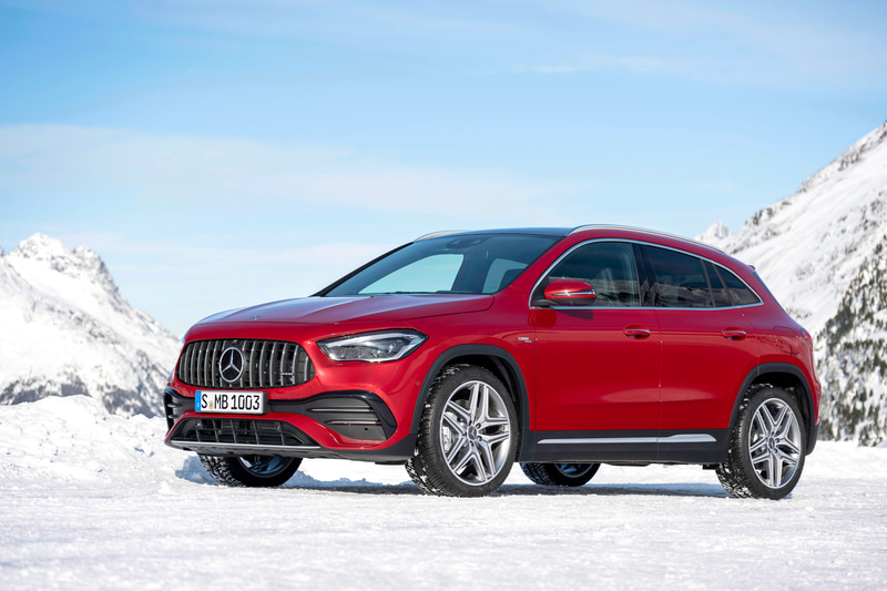 メルセデスAMG GLA 35 4MATIC