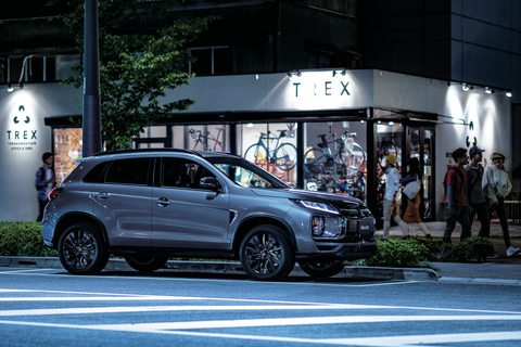 三菱自動車、「RVR」特別仕様車「BLACK Edition」。ブラックの18インチ
