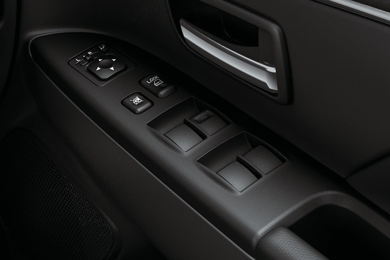 パワーウィンドウスイッチパネルをブラックに変更