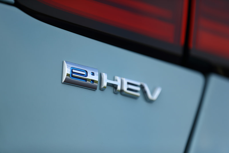 CROSSTARの外観。ボディサイズは全長が3995mm（CROSSTAR除く）、全高は従来モデルから10mmダウンした