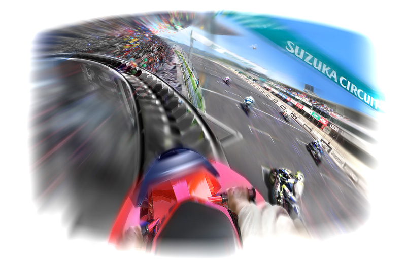 2人まで乗車可能なコースターはコーナーで最大48度までバンク。体を包み込むように支えるプロテクターで安全を確保しつつ、バイクを運転しているかのような迫力を楽しめる