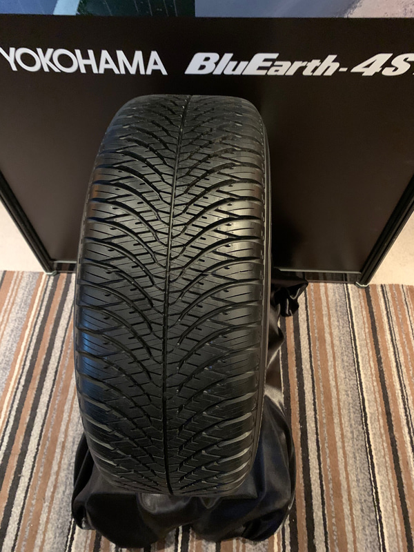 冬も走れるオールシーズンタイヤ（ただし、凍っているトコロは×）