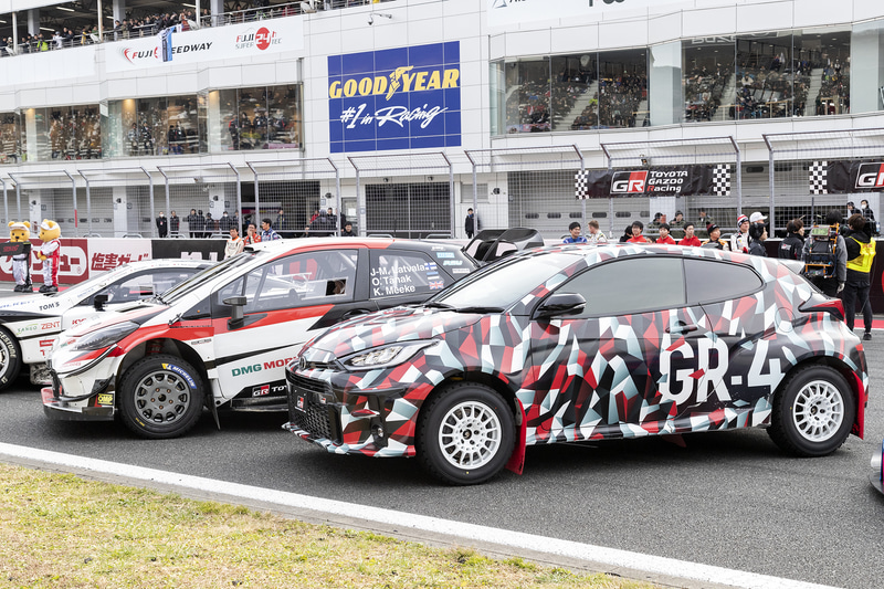 ヤリスWRCと並ぶGRヤリス