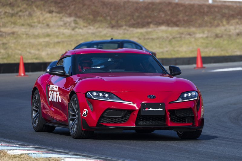 富士スピードウェイのショートサーキットでブリヂストンが実施した「ワクワクPOTENZAドライブ」