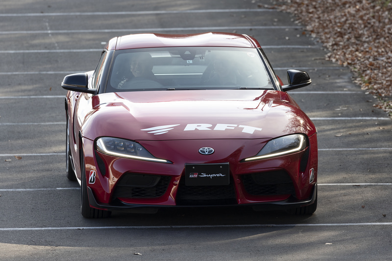 パンクさせたランフラットタイヤの同乗体験