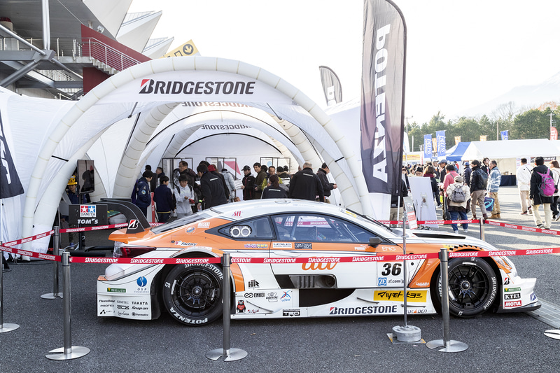 イベント広場での展示エリア