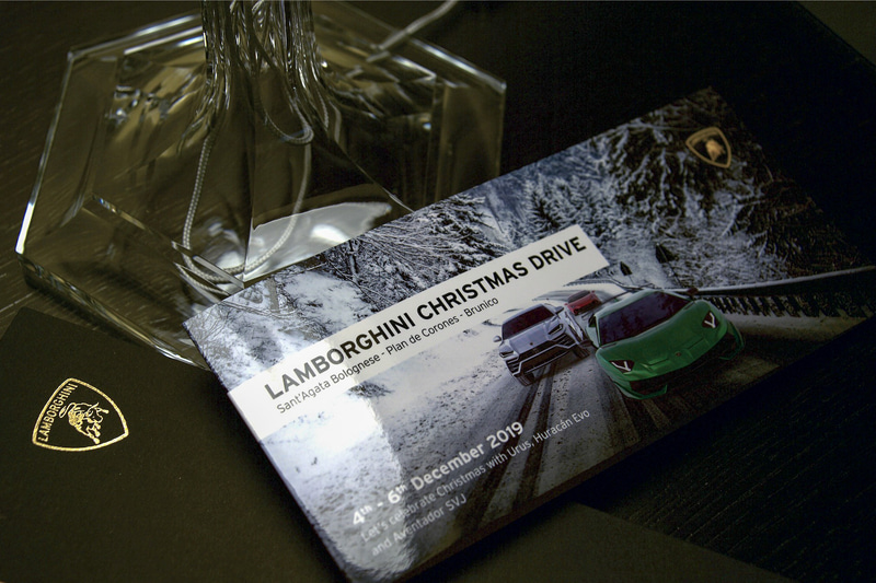 ランボルギーニからクリスマスドライブへの招待が届いた