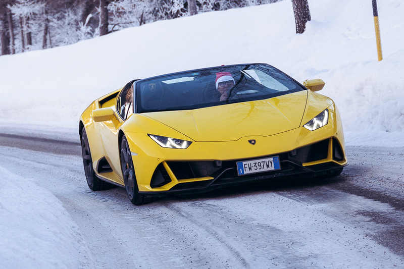 午後はウラカン EVO スパイダーをドライブ