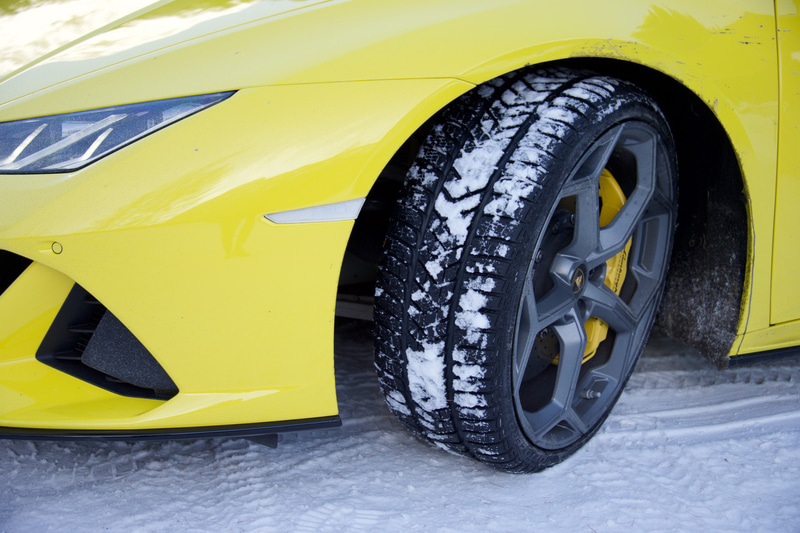 体にフィットするバケットシートとシートヒーターで、オープンでも快適にドライブできた