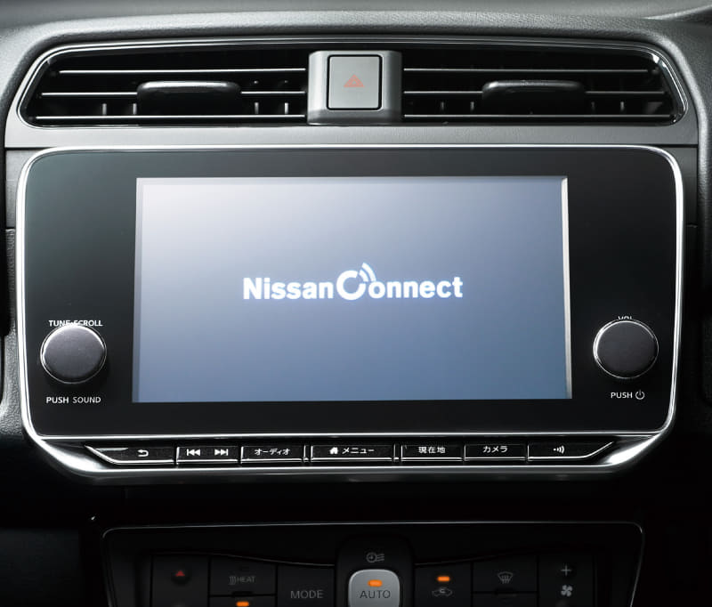 NissanConnectには、アプリを利用して離れた場所からドアの施錠状態の確認や、ドアロックすることが可能な「リモートマイカーチェック/リモートドアロック」、高齢ドライバーや免許を取りたての家族の運転状況（速度・時間・エリア）をスマホアプリで確認できる「ドライブ制限アラート」など、安心機能を多数搭載している。