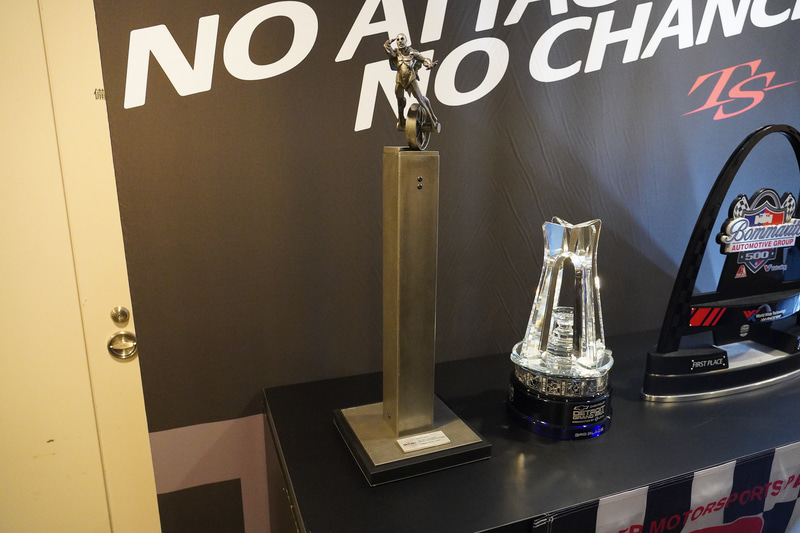 第3戦 アラバマの優勝トロフィ