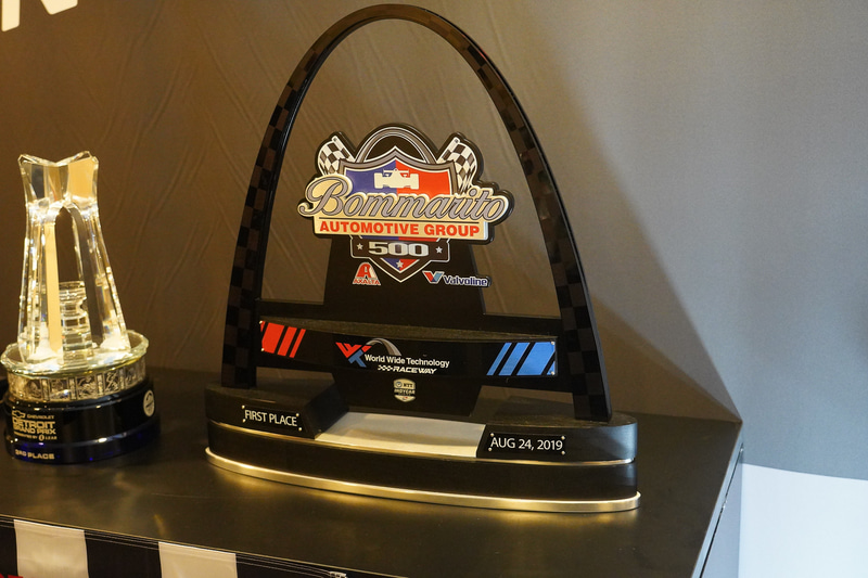 マディソンの優勝トロフィ